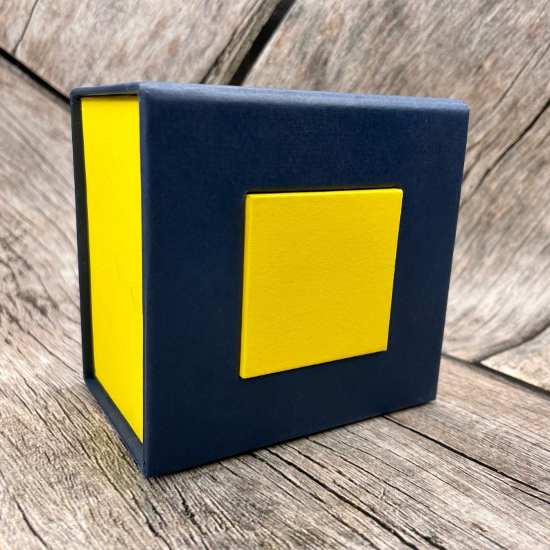 Подарочная картонная коробочка для часов Boxes сине-желтая, патриотическая упаковка