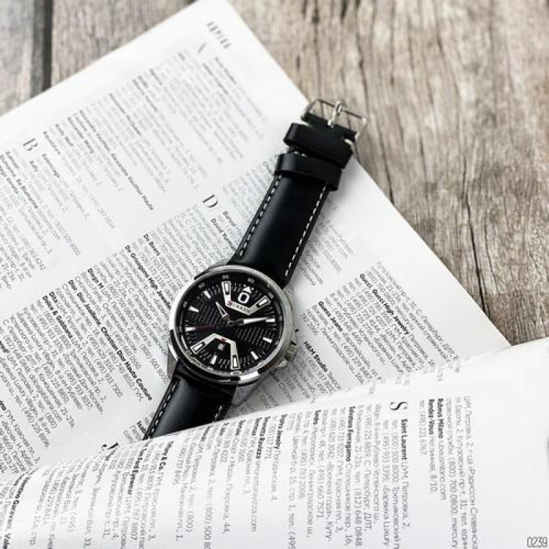 Мужские часы Curren 8379 Silver-Black с кварцевым механизмом и календарем