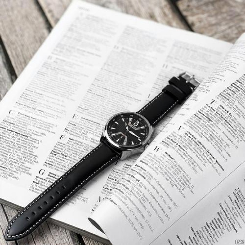 Мужские часы Curren 8379 Silver-Black с кварцевым механизмом и календарем