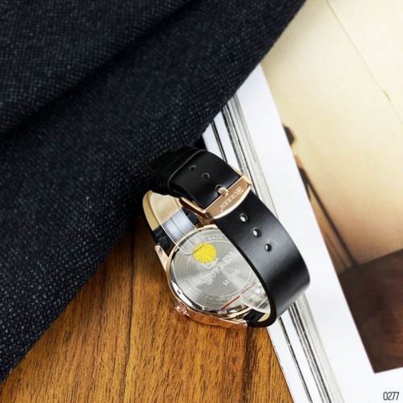Мужские часы Curren 8386 Black-Gold-Gray с кварцевым механизмом и кожаным ремешком