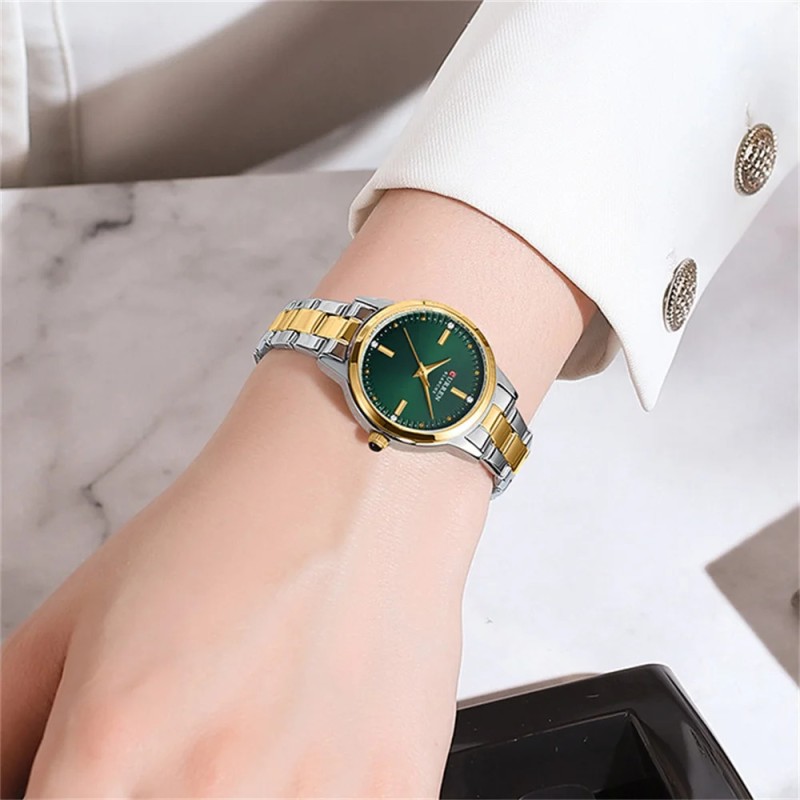 Женские классические часы Curren 9094 Silver-Gold-Green с минеральным стеклом и стальным браслетом