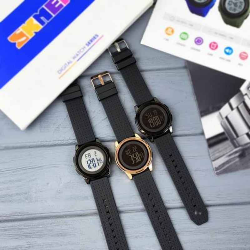 Чоловічий спортивний годинник Skmei 1502BKWT Black-White з електронним циферблатом та підсвічуванням