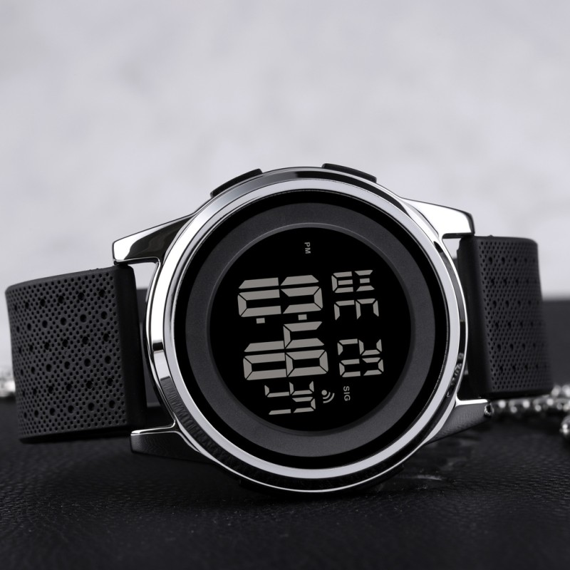 Мужские спортивные часы Skmei 1502SI Black-Silver с электронным циферблатом и хронографом