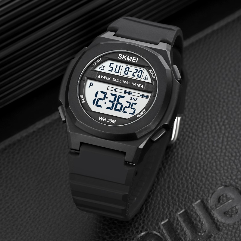 Чоловічий спортивний годинник Skmei 1821BKWT Black-White з електронним циферблатом та підсвіткою