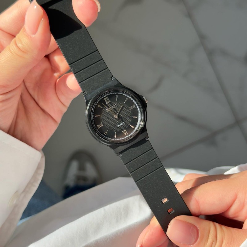 Кварцовий годинник Skmei 1422BK Black — Класична модель з поліуретановим ремінцем