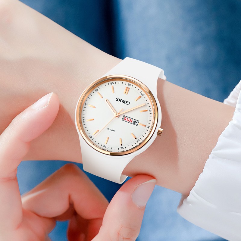 Женские часы Skmei 1747WT White с белым силиконовым ремешком и минеральным стеклом