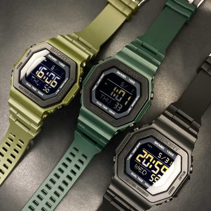 Чоловічий спортивний годинник Skmei 1988DKGN Dark-Green з електронним циферблатом та водонепроникністю 5 ATM