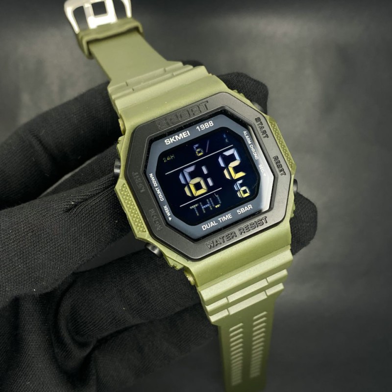 Чоловічий спортивний годинник Skmei 1988DKGN Dark-Green з електронним циферблатом та водонепроникністю 5 ATM
