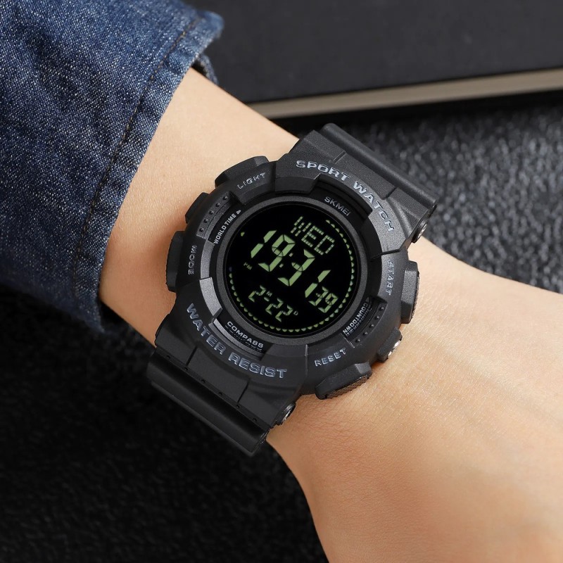 Чоловічий спортивний годинник Skmei 2077BK Black + Compass з електронним циферблатом та підсвічуванням