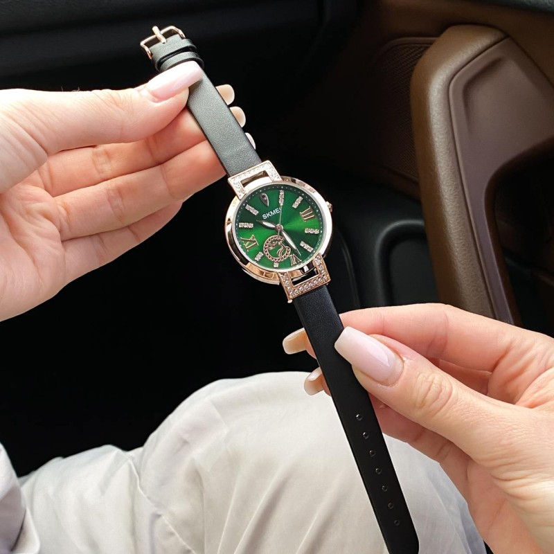 Жіночий класичний годинник Skmei 1977GNBK Green-Black з шкіряним ремінцем та зеленим циферблатом