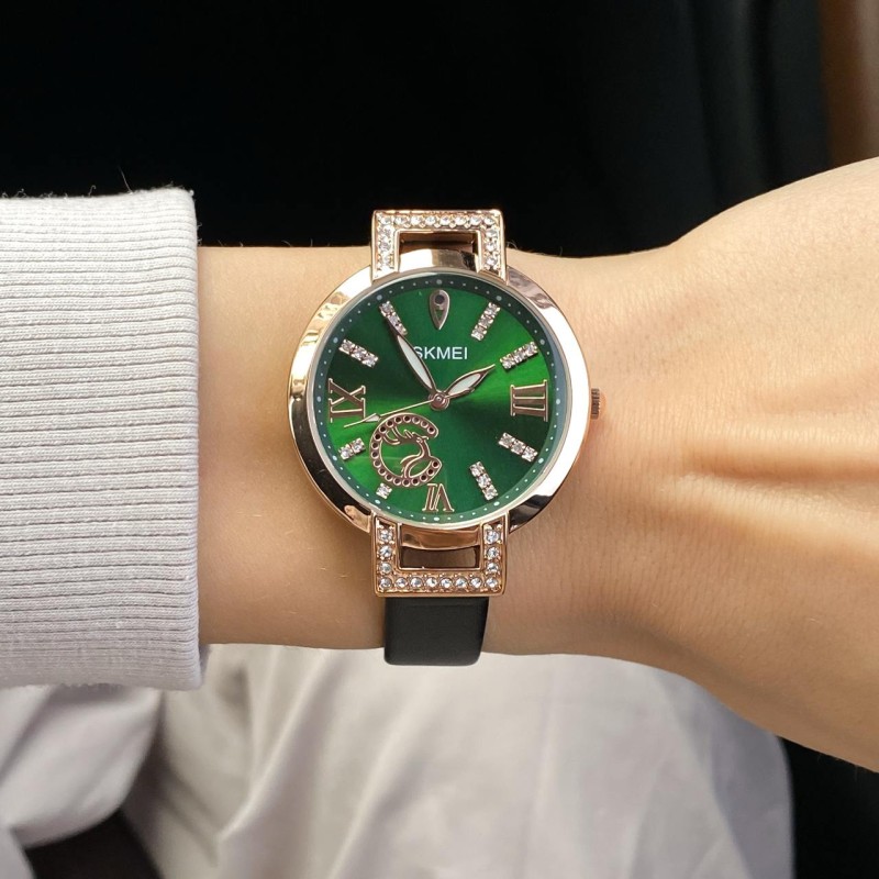 Жіночий класичний годинник Skmei 1977GNBK Green-Black з шкіряним ремінцем та зеленим циферблатом