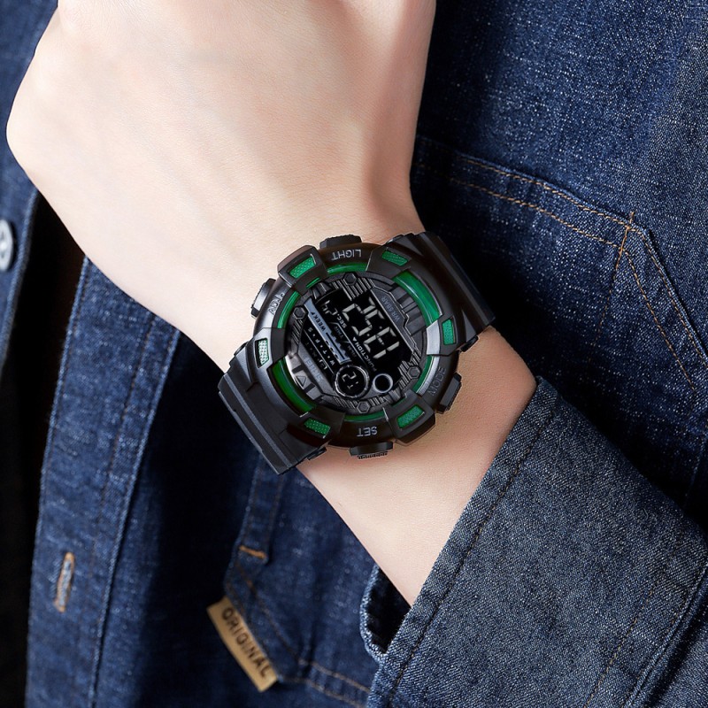 Чоловічий спортивний годинник Skmei 2110BKGN Black-Green з електронним циферблатом та водозахистом 5 ATM