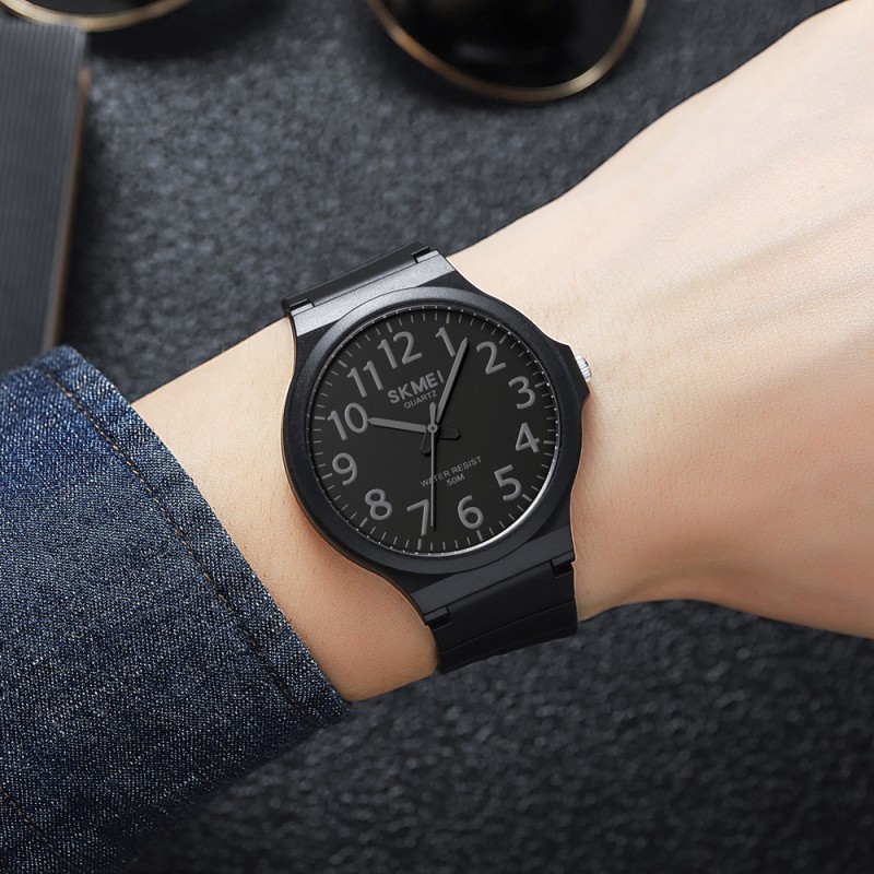 Чоловічий годинник Skmei 2108BKDKGY-AC Black Grey-AC з водонепроникністю 5 ATM та каучуковим ремінцем