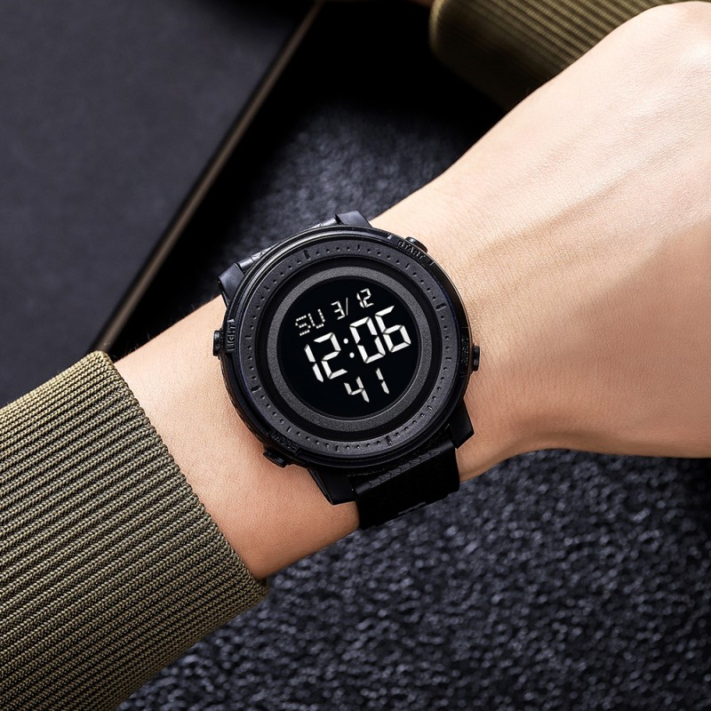 Чоловічий спортивний годинник Skmei 2215BK Black з електронним циферблатом та водозахистом 5 ATM