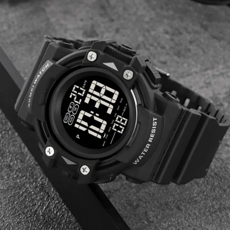 Чоловічий спортивний годинник Skmei 2195BKWT Black-White з електронним циферблатом та водозахистом 5 ATM