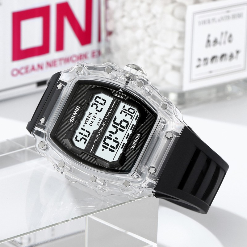 Чоловічий спортивний годинник Skmei 2296WTBK White-Black з електронним циферблатом та захистом 5 ATM