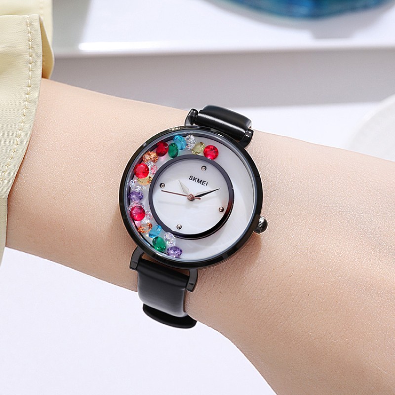 Жіночий класичний годинник Skmei 2041BK Black з білим циферблатом та шкіряним ремінцем