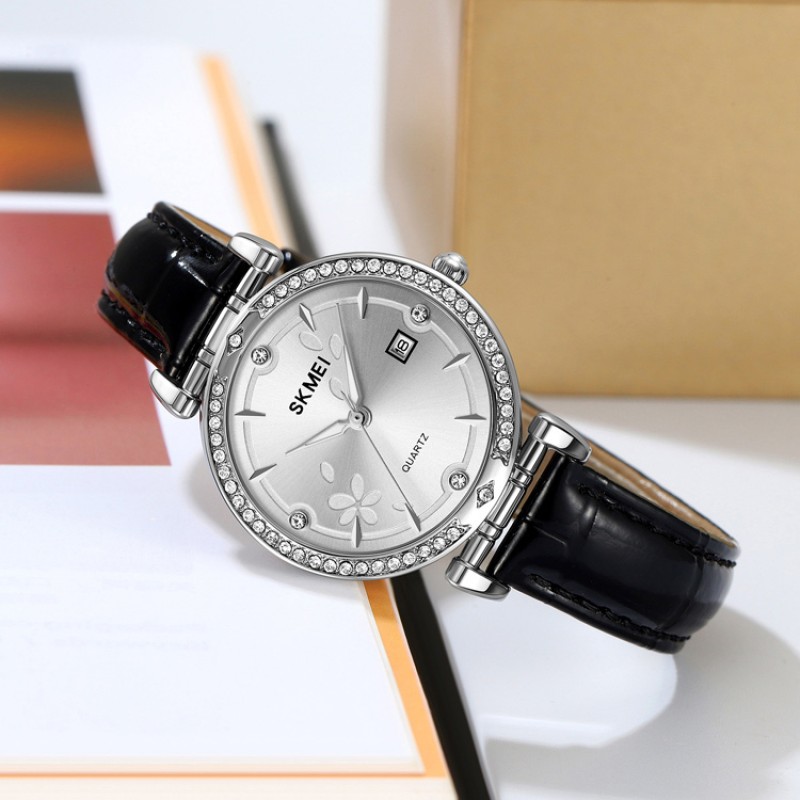 Жіночий годинник Skmei 2169SIBK Silver-Black у класичному стилі зі сріблястим циферблатом та датою