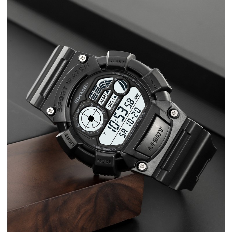 Чоловічий спортивний годинник Skmei 2403BKWT Black-White з електронним циферблатом та водонепроникністю 5 ATM