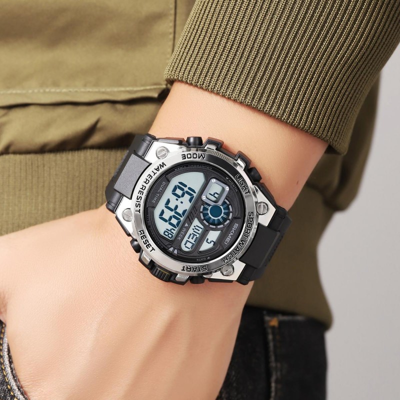 Мужские спортивные часы Skmei 2318BKSI Black-Silver с электронным циферблатом и подсветкой