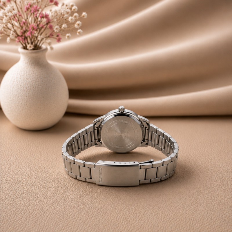 Женские часы Casio LTP-1303D-4A с розовым циферблатом и стальным браслетом