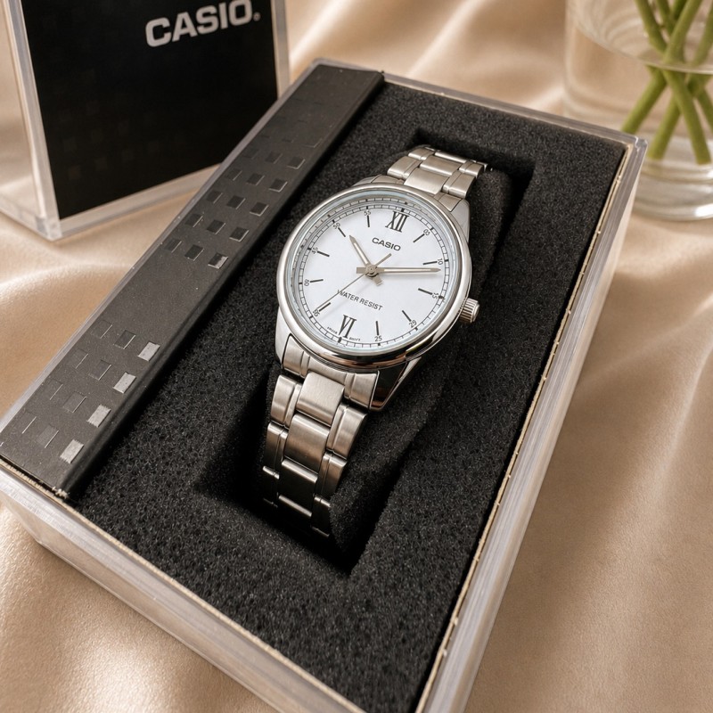 Женские часы Casio LTP-V005D-2B3 классические со стальным браслетом и синим циферблатом