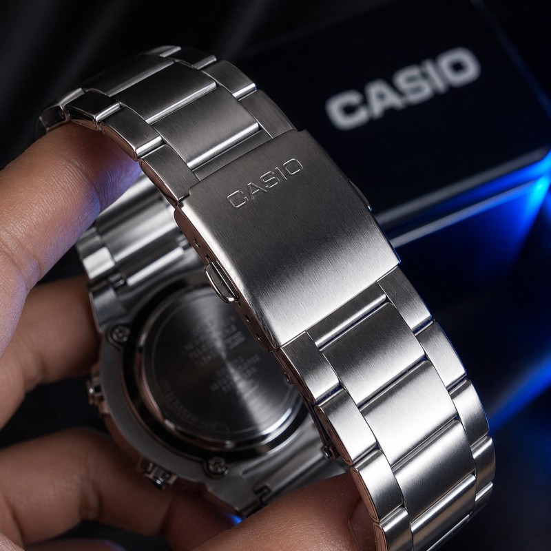 Чоловічий годинник Casio AMW-870D-1A у сталевому корпусі з комбінованим циферблатом