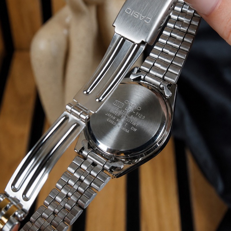 Жіночий годинник Casio LTP-1129G-7A Класичний стиль з мінеральним склом та водозахистом 5 ATM