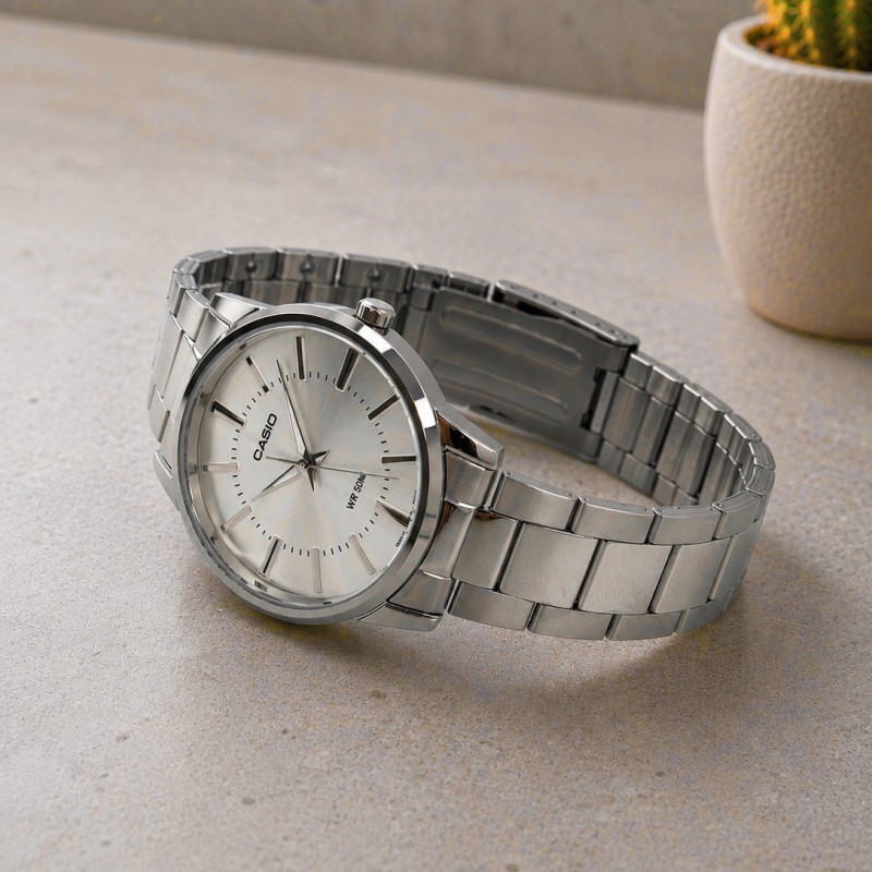 Чоловічий годинник Casio MTP-1303D-7A — класична модель зі сріблястим циферблатом та мінеральним склом