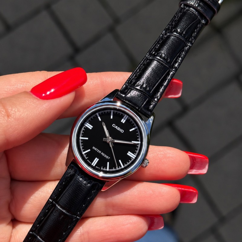 Женские часы Casio LTP-V005L-1A в классическом стиле с черным кожаным ремешком и минеральным стеклом