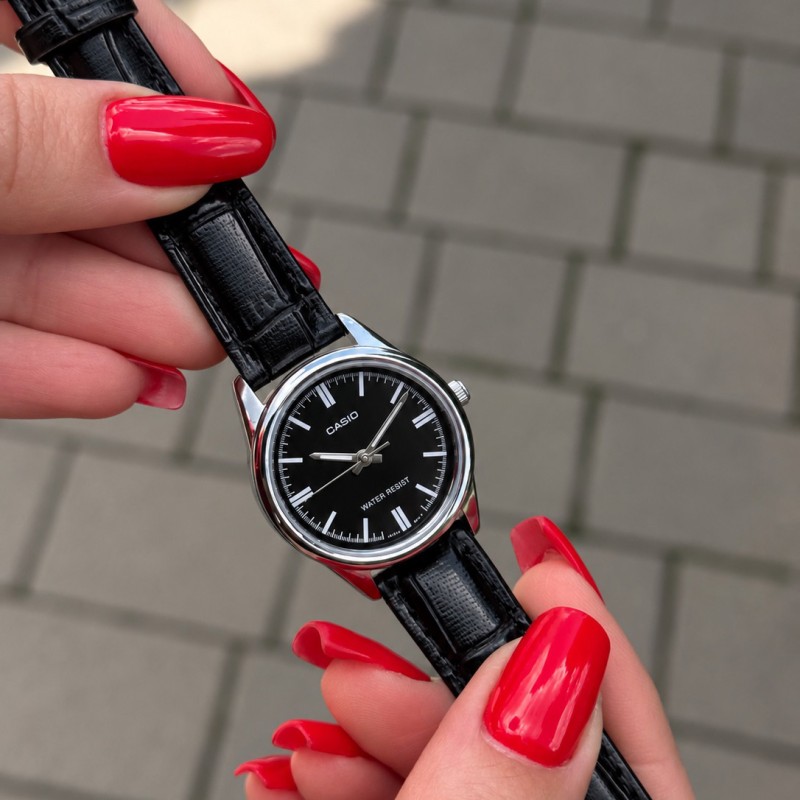 Женские часы Casio LTP-V005L-1A в классическом стиле с черным кожаным ремешком и минеральным стеклом
