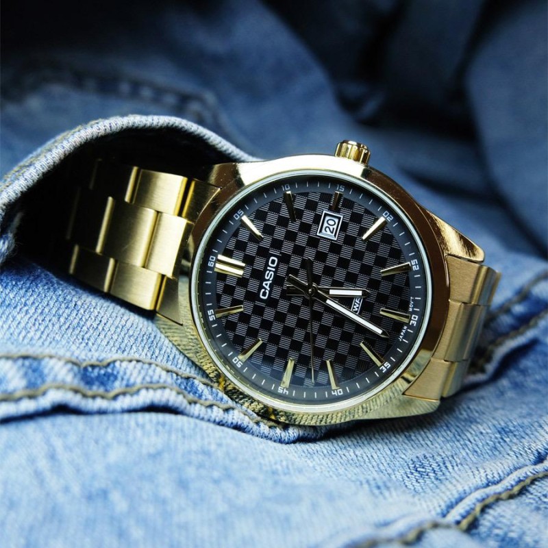 Мужские часы Casio MTP-VD03G-1A Classic в золотистом корпусе с черным циферблатом