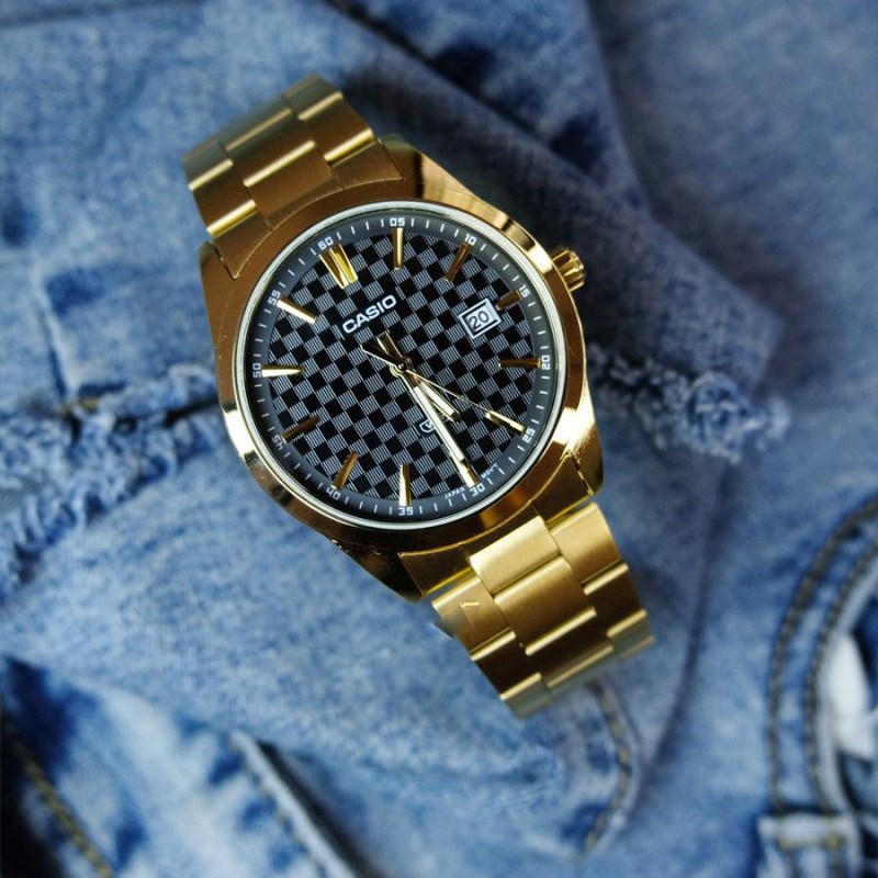 Мужские часы Casio MTP-VD03G-1A Classic в золотистом корпусе с черным циферблатом