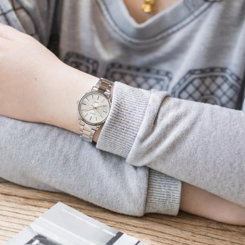 Женские часы Casio LTP-1303D-7A — Классическая модель из нержавеющей стали и минеральным стеклом