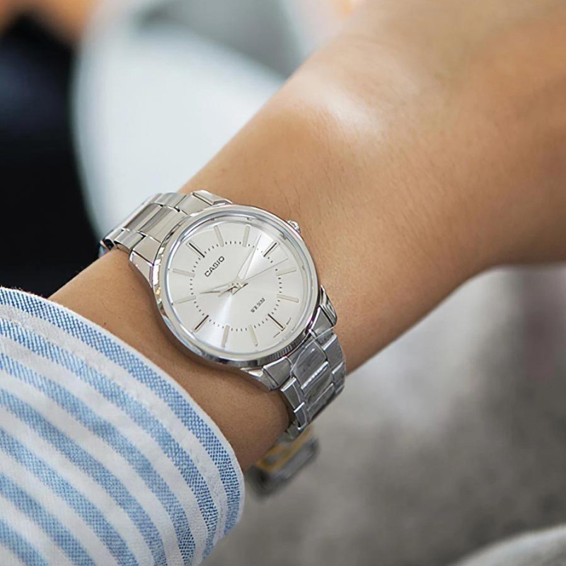 Женские часы Casio LTP-1303D-7A — Классическая модель из нержавеющей стали и минеральным стеклом