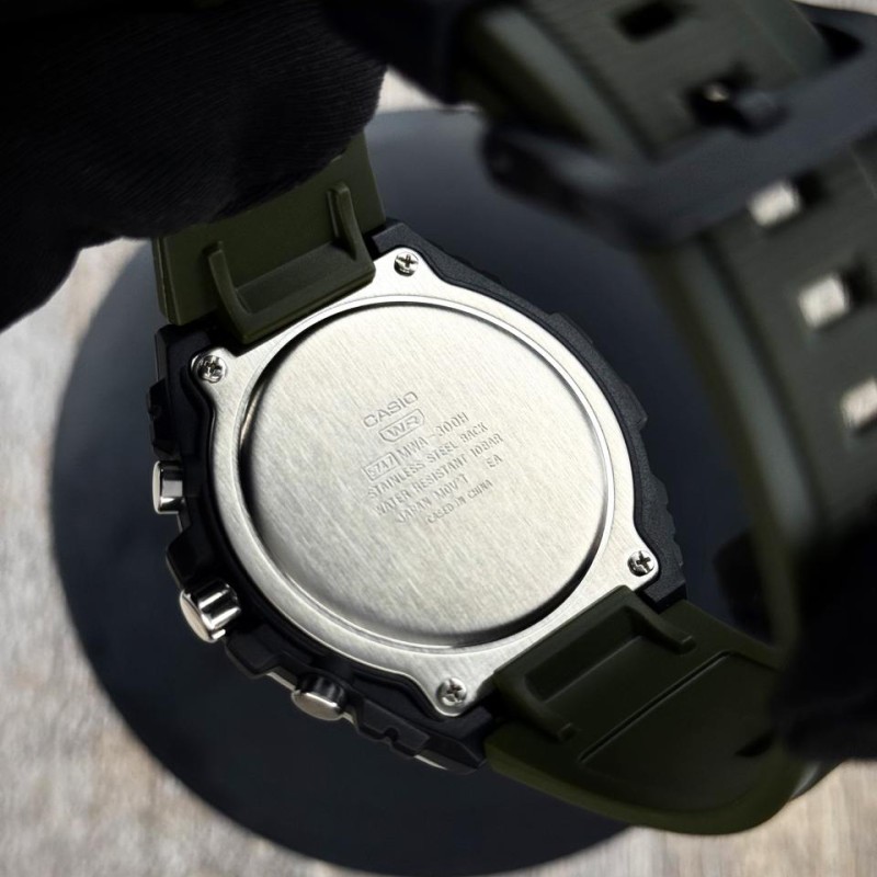 Чоловічий годинник Casio MWA-300H-3A — Спортивна модель з водозахистом 10 ATM та мінеральним склом