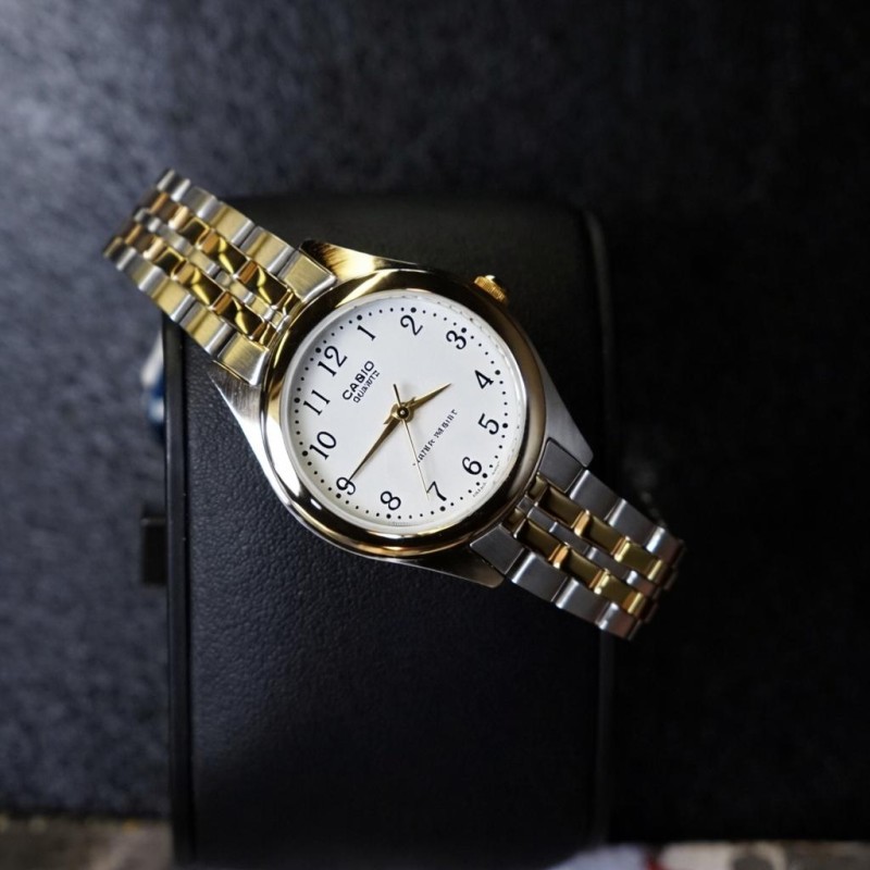 Жіночий годинник Casio LTP-1128G-7B — Класична модель з мінеральним склом та японським механізмом