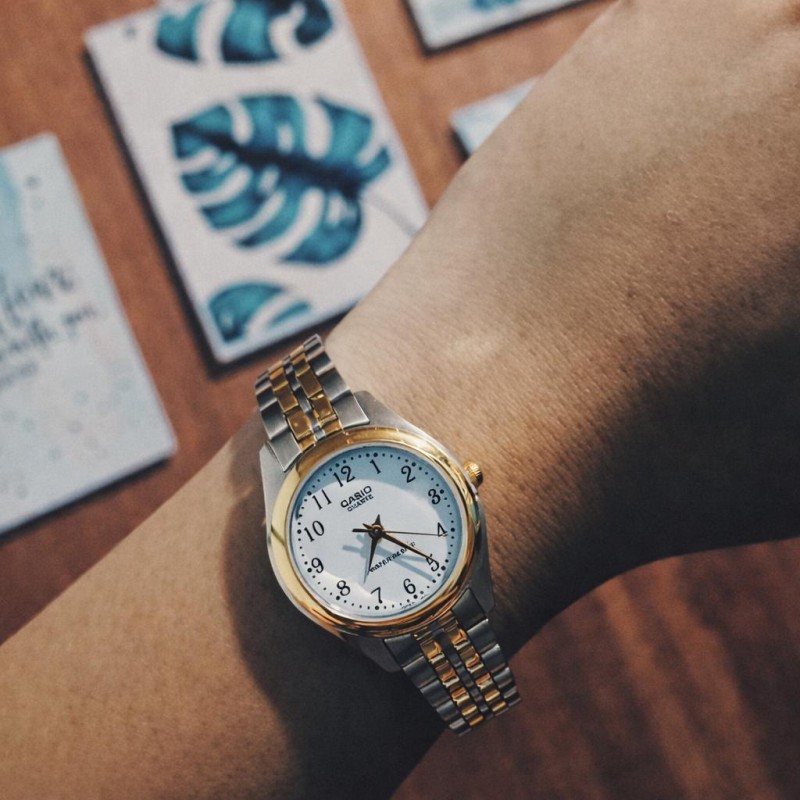 Жіночий годинник Casio LTP-1128G-7B — Класична модель з мінеральним склом та японським механізмом