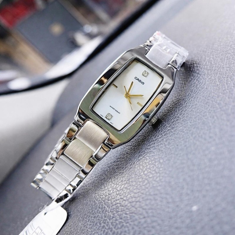 Жіночий годинник Casio LTP-1165A-7C2 класичний сталевий браслет з мінеральним склом