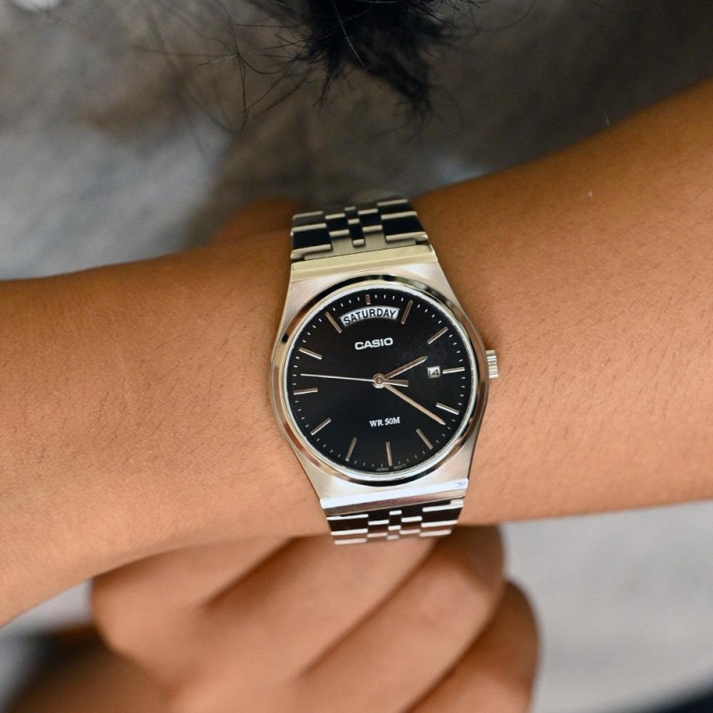 Чоловічий годинник Casio MTP-B146D-1A з нержавіючої сталі та мінеральним склом у класичному стилі