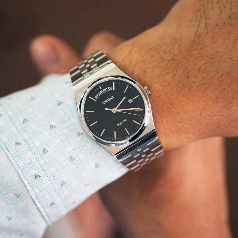 Чоловічий годинник Casio MTP-B146D-1A з нержавіючої сталі та мінеральним склом у класичному стилі
