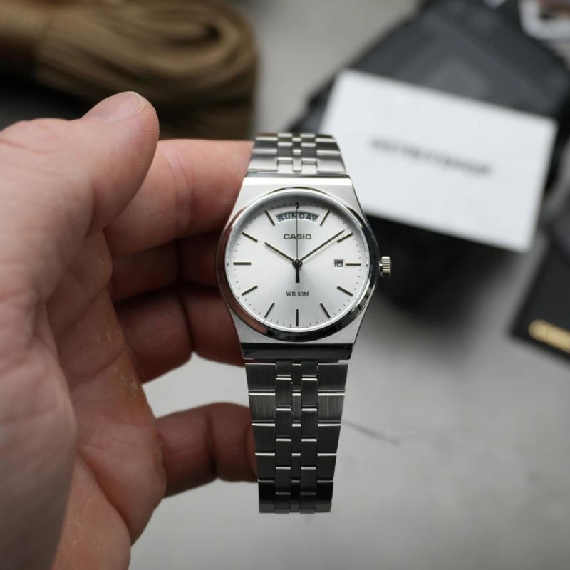 Чоловічий годинник Casio MTP-B146D-7A — класична модель з нержавіючої сталі, сріблястий циферблат