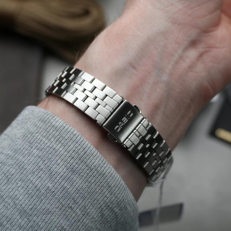 Чоловічий годинник Casio MTP-B146D-7A — класична модель з нержавіючої сталі, сріблястий циферблат