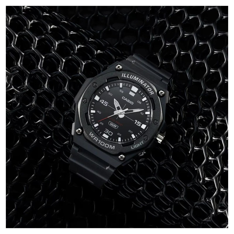 Чоловічий годинник Casio MW-620H-1A — Спортивна модель 10 ATM з підсвічуванням та люмінесценцією