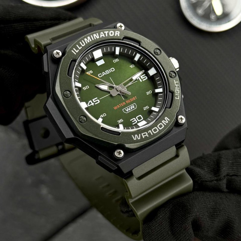 Чоловічий годинник Casio MW-620H-3A — Спортивна модель з водозахистом 10 ATM та підсвічуванням