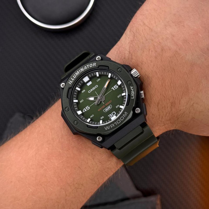 Чоловічий годинник Casio MW-620H-3A — Спортивна модель з водозахистом 10 ATM та підсвічуванням