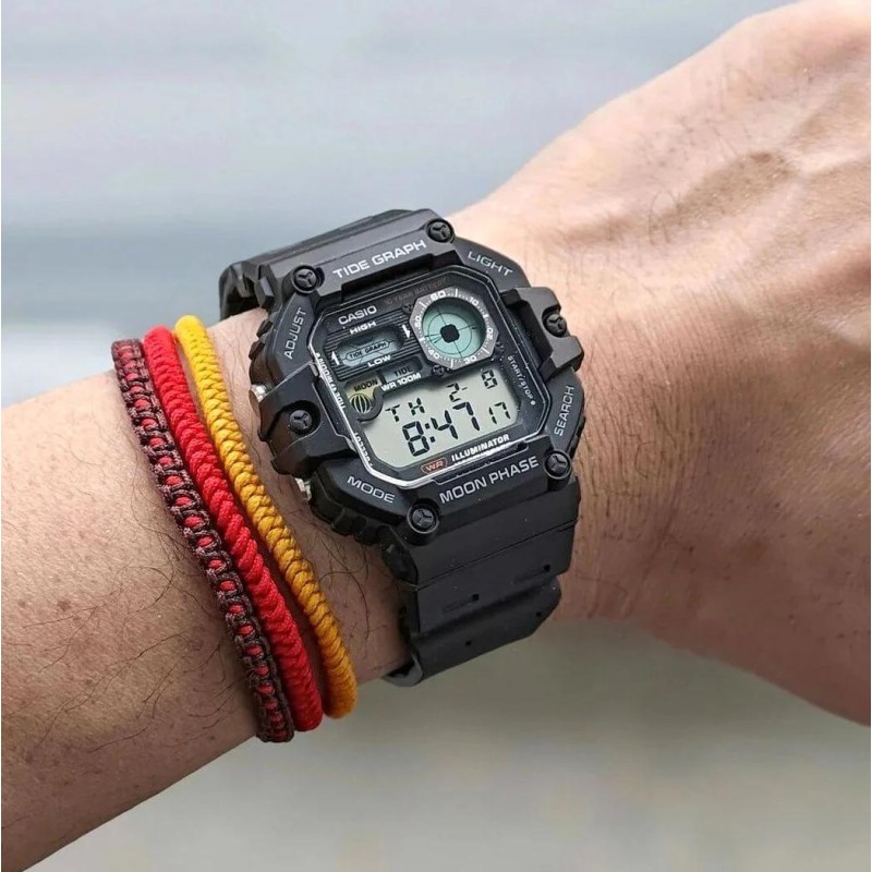 Чоловічий годинник Casio WS-1700H-1A спортивний з електронним циферблатом та водозахистом 10 ATM