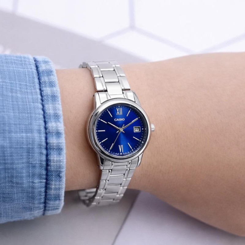 Жіночий годинник Casio LTP-V002D-2B3 Original з синім циферблатом та датою