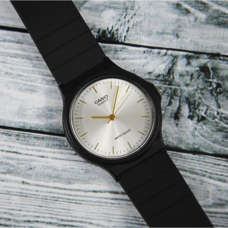 Чоловічий годинник Casio MQ-24-7E2 Класичний Кварцовий у Чорному Корпусі