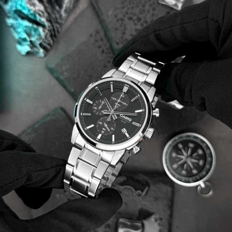 Чоловічий годинник Casio MTP-E510D-1A1 з хронографом та сталевим браслетом, Японія